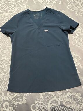 Figs Men’s Dark Harbor Blue Grey V-Neck Scrub Top Size Xs